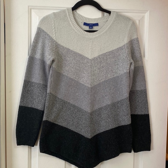 Apt. 9 Sweaters - Apt. 9 White and Gray Chevron Crew Neck Sweater